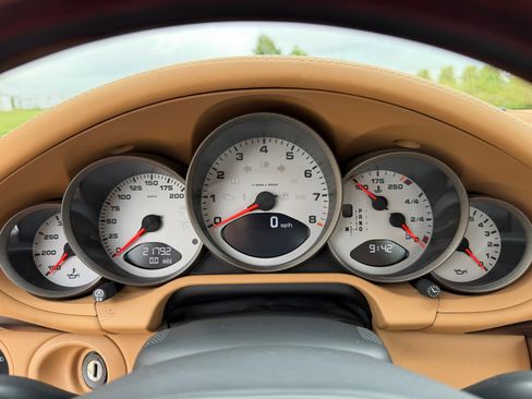 Used 2011 Porsche 911 Carrera 4S AWD/4WD image 40