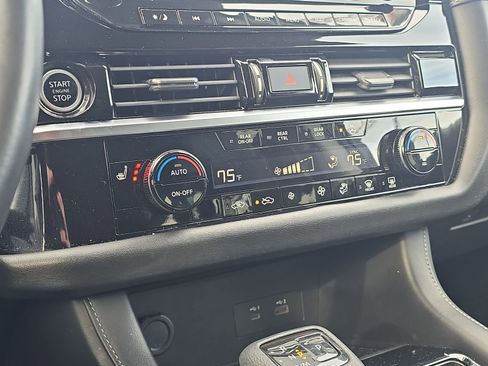 Used 2022 Nissan Pathfinder SL image 22