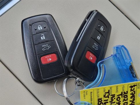 Used 2020 Toyota Highlander Limited image 44