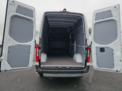 New 2025 Mercedes-Benz Sprinter 2500 image 14