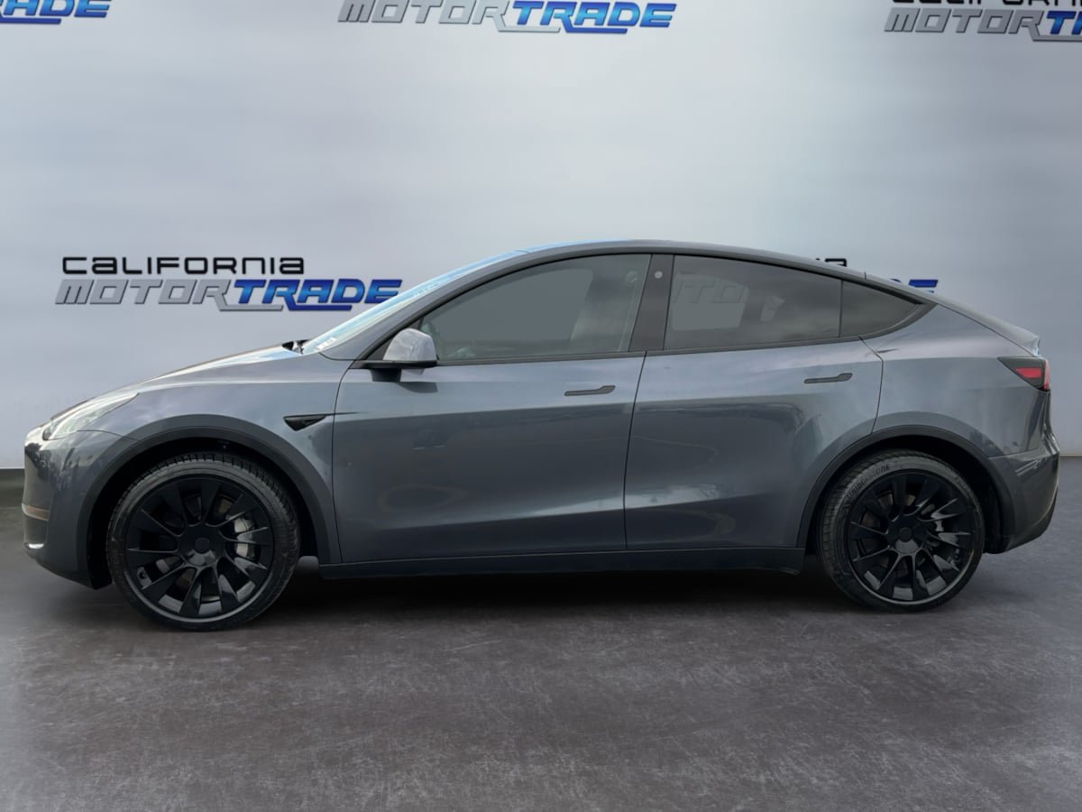 Used 2022 Tesla Model Y Long Range AWD/4WD image 8
