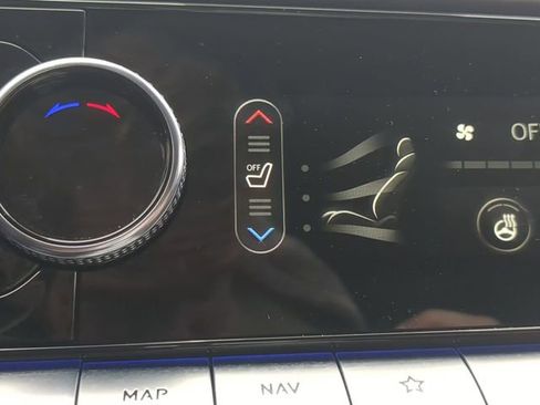 Used 2023 Genesis GV70 2.5T w/ Advanced Package image 23