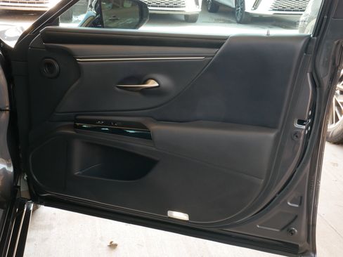 Used 2023 Lexus ES 250 w/ Premium Package AWD/4WD image 12