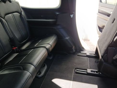 Used 2024 Jeep Wagoneer Series II AWD/4WD image 17