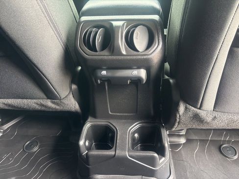Used 2022 Jeep Wrangler Unlimited Sport AWD/4WD image 22