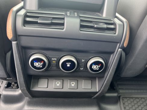 Certified 2023 Land Rover Defender 110 X-Dynamic SE AWD/4WD image 25