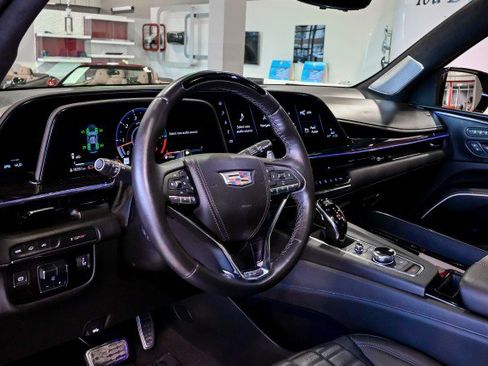 Used 2023 Cadillac Escalade V w/ LPO, ONYX Package image 14