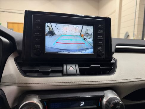 Used 2019 Toyota RAV4 XLE image 24