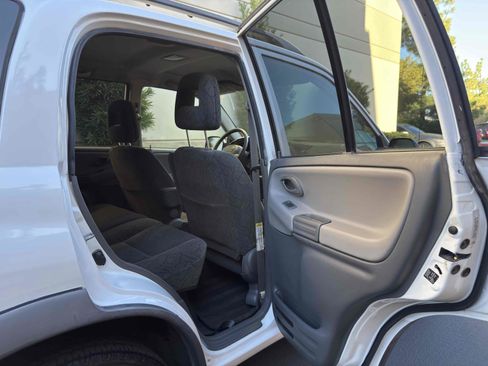 Used 2003 Chevrolet Tracker ZR2 image 70