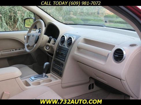 Used 2005 Ford Freestyle SE image 6