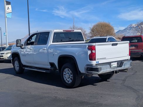Used 2022 Chevrolet Silverado 2500 LT w/ Convenience Package AWD/4WD image 7