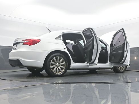 Used 2014 Chrysler 200 Touring image 57
