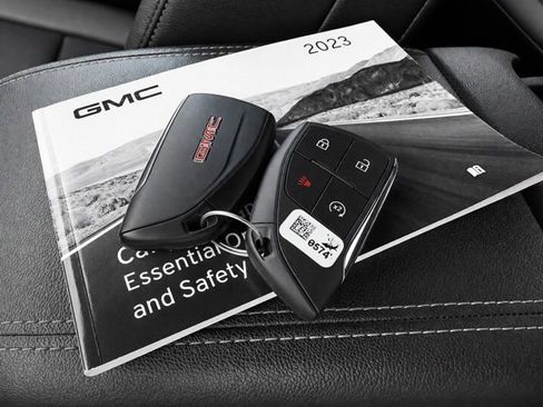 Used 2023 GMC Canyon Elevation w/ Elevation Premium Package AWD/4WD image 23