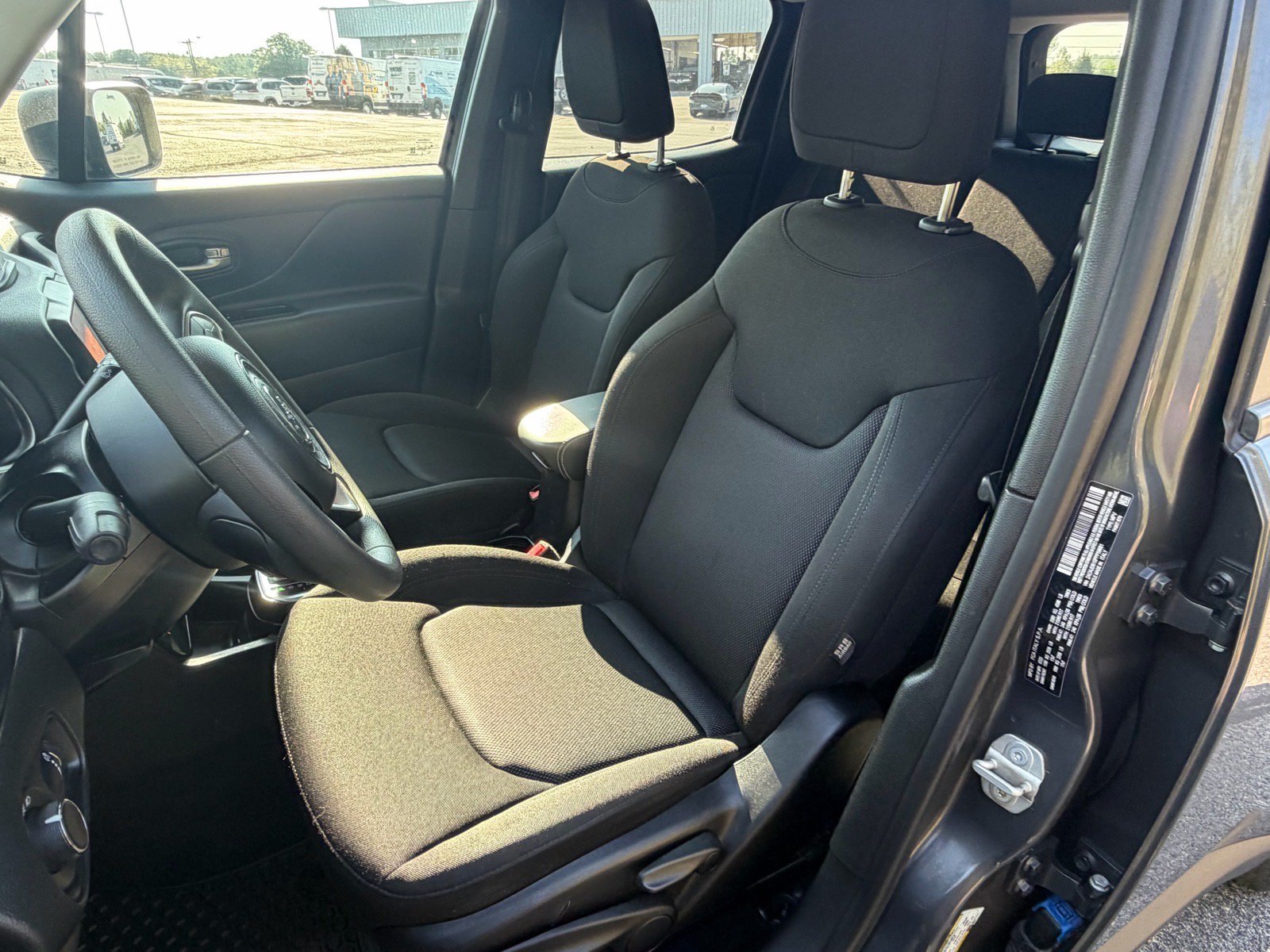 Used 2023 Jeep Renegade Latitude AWD/4WD image 24