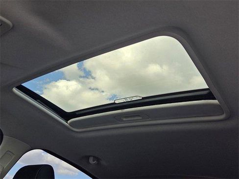 Used 2018 Ford EcoSport SE w/ SE Convenience Package image 17