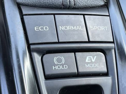 Used 2025 Toyota Camry SE FWD image 21