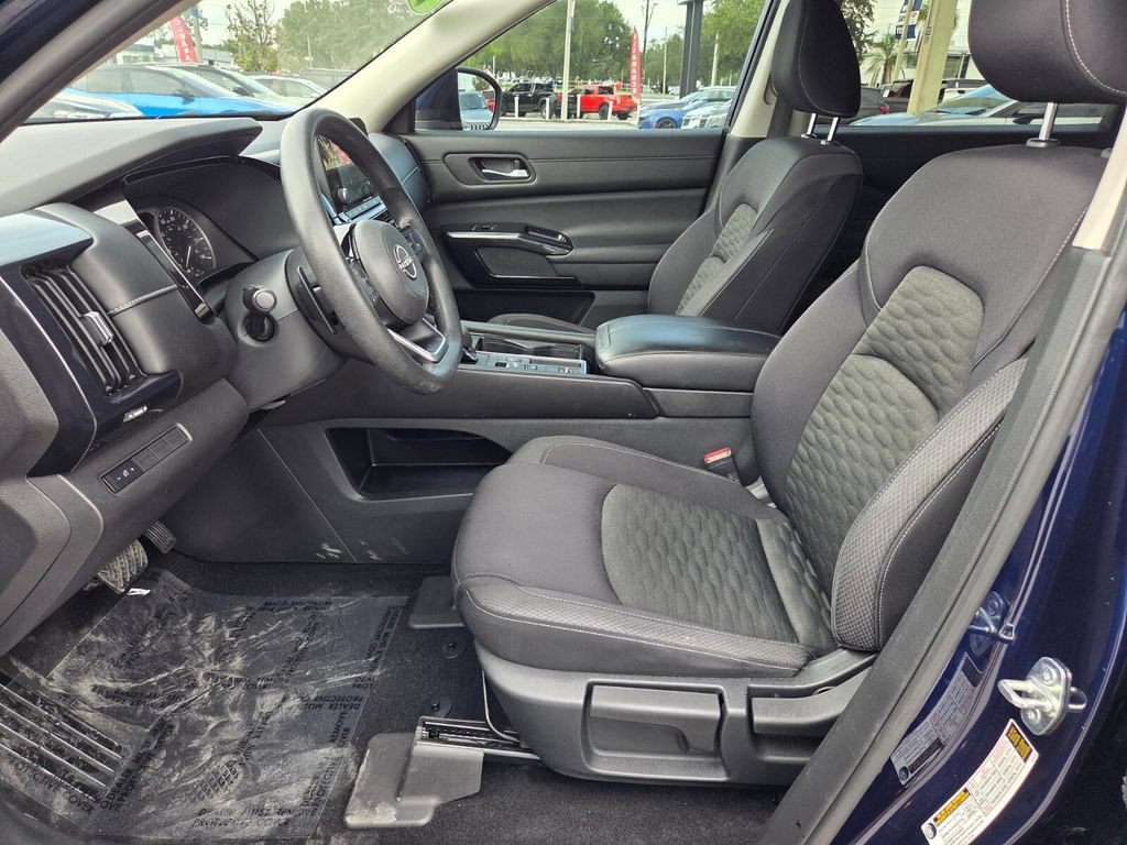Used 2022 Nissan Pathfinder S FWD image 4
