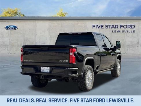 Used 2021 Chevrolet Silverado 2500 High Country w/ Technology Package image 4