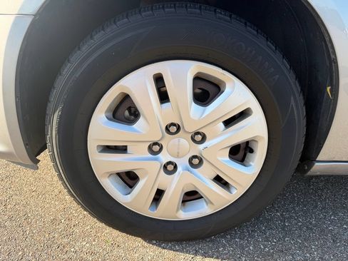 Used 2018 Dodge Grand Caravan SE w/ UConnect Hands-Free Group FWD image 10