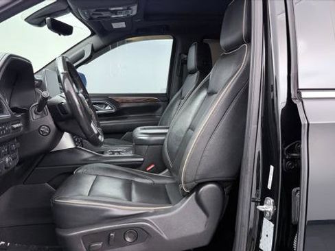 Used 2021 Chevrolet Suburban Premier w/ Premium Package AWD/4WD image 17