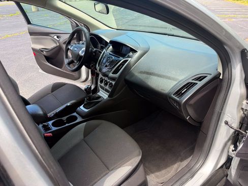 Used 2014 Ford Focus SE FWD image 15
