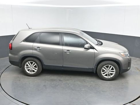 Used 2015 Kia Sorento LX FWD image 24