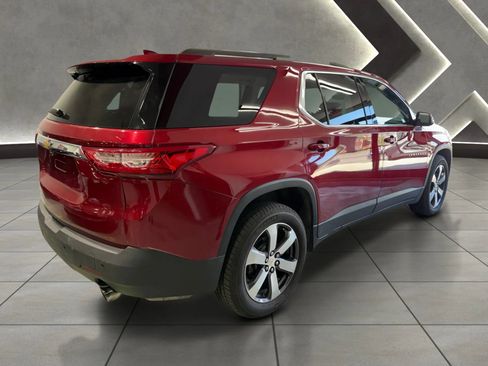 Used 2019 Chevrolet Traverse LT w/ LT Premium Package FWD image 3