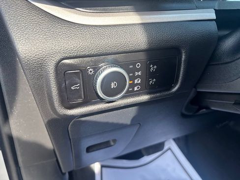Used 2023 Ford Explorer XLT w/ Equipment Group 202A AWD/4WD image 20