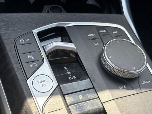 Used 2024 BMW 330e image 14