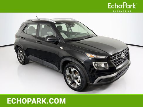 Used 2025 Hyundai Venue SEL FWD image 1