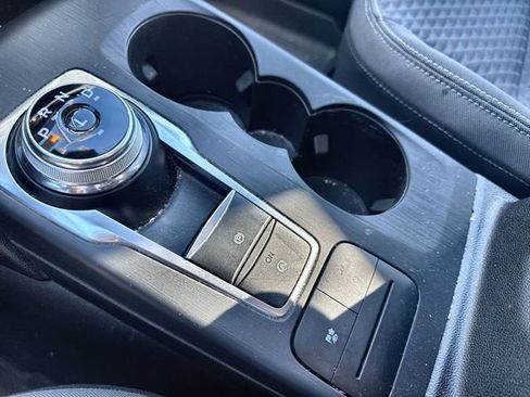 Used 2020 Ford Escape SE image 19