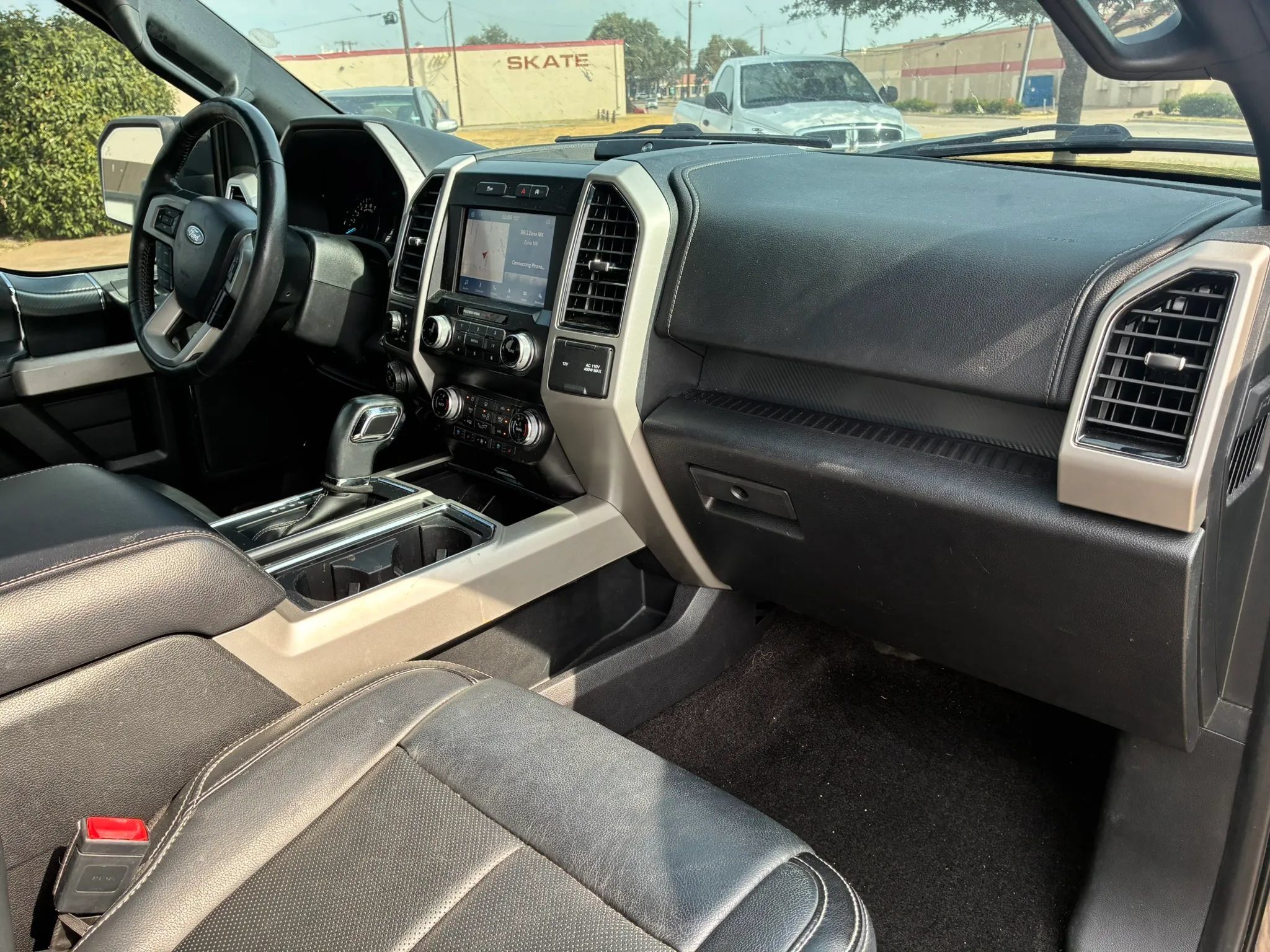 Used 2019 Ford F150 Lariat w/ Equipment Group 502A Luxury AWD/4WD image 20