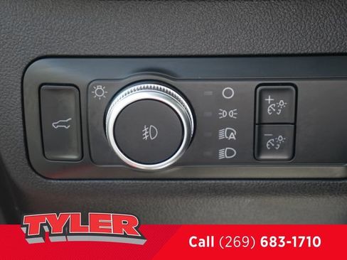 Used 2022 Ford Escape SEL w/ Technology Package AWD/4WD image 25