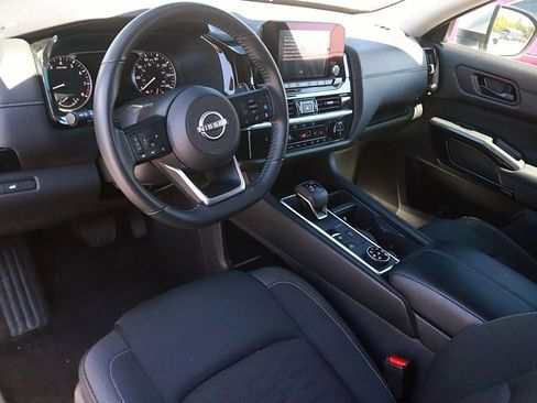 Used 2025 Nissan Pathfinder SV AWD/4WD image 11