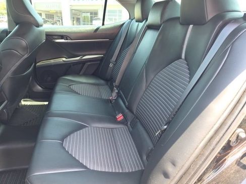 Used 2022 Toyota Camry SE FWD image 10
