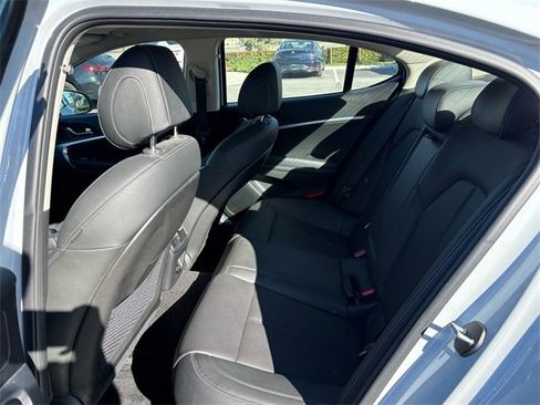 Used 2022 Genesis G70 2.0T image 10