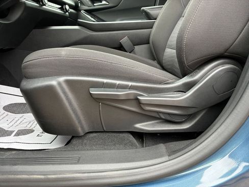 Used 2025 Chevrolet Equinox LT FWD image 23
