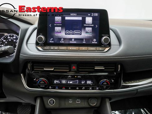 Used 2022 Nissan Rogue SL image 12