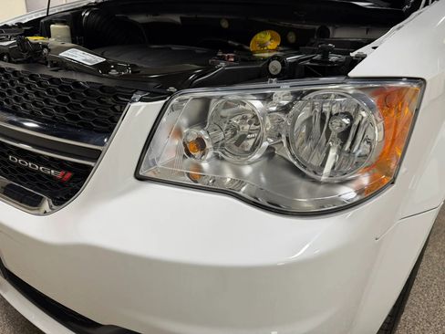 Used 2019 Dodge Grand Caravan SE FWD image 56
