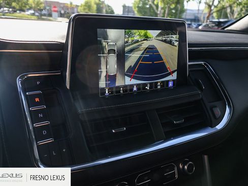 Used 2022 GMC Yukon SLT w/ SLT Premium Package image 25