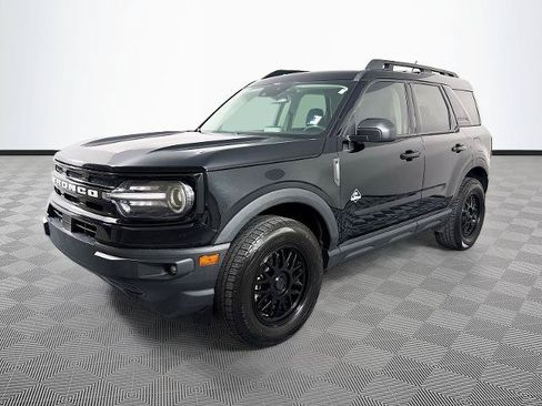Certified 2023 Ford Bronco Sport Outer Banks w/ Tech Package AWD/4WD image 3