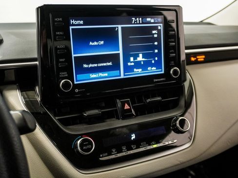 Used 2022 Toyota Corolla LE image 22