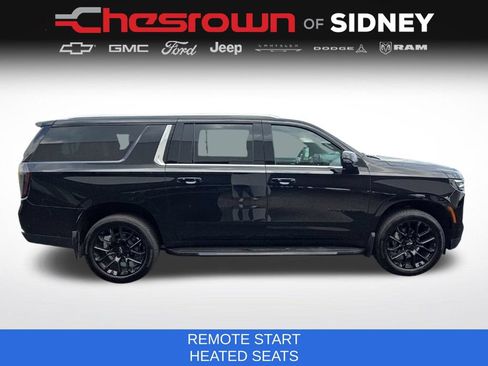 Used 2026 Chevrolet Suburban LT w/ Comfort Package AWD/4WD image 4