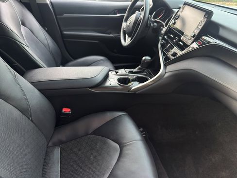 Used 2022 Toyota Camry XSE image 17