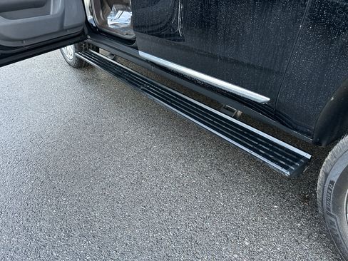 Used 2022 GMC Yukon XL Denali image 9