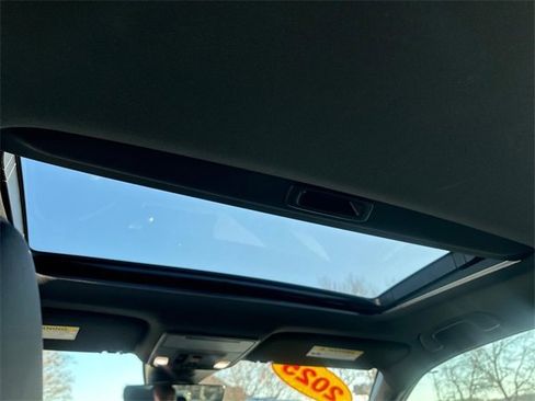 Used 2025 Honda Civic Sport image 11