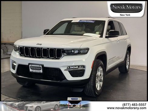 Used 2023 Jeep Grand Cherokee Limited w/ Luxury Tech Group II AWD/4WD image 5