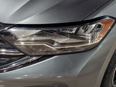 Used 2022 Volkswagen Jetta S image 10