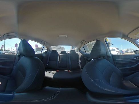 Used 2025 Nissan Altima 2.5 SV FWD image 42