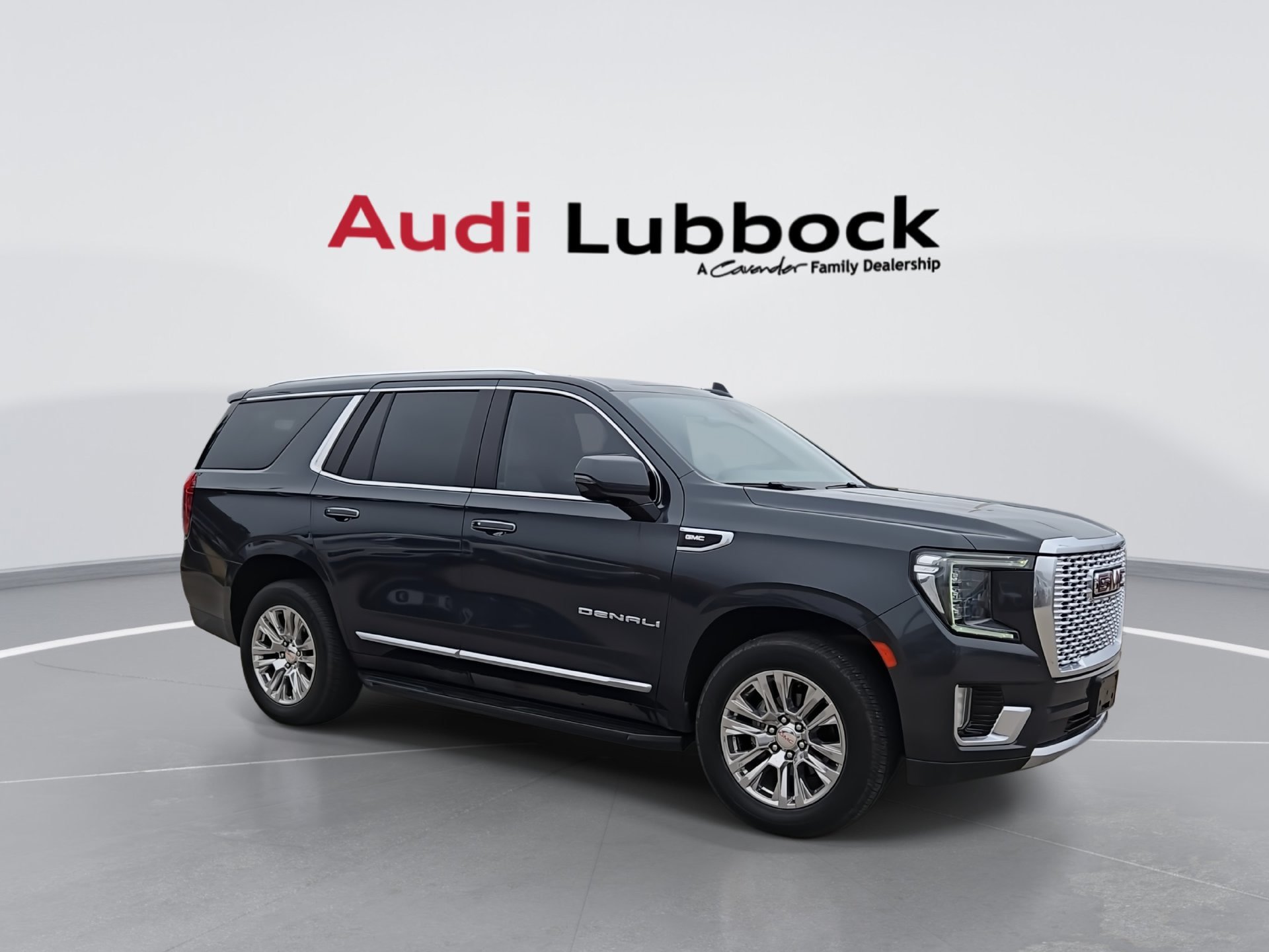 Used 2022 GMC Yukon Denali RWD image 2